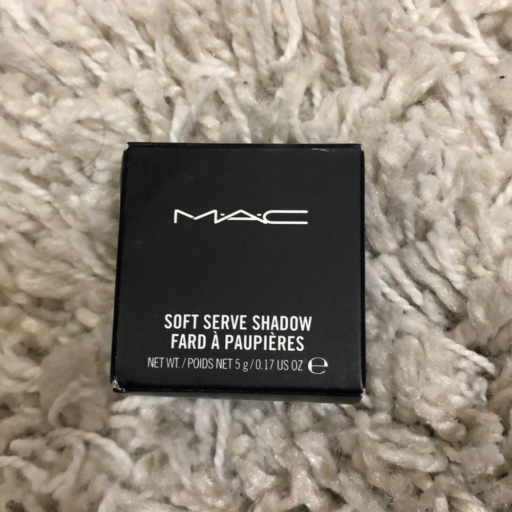MAC EYESHADOW